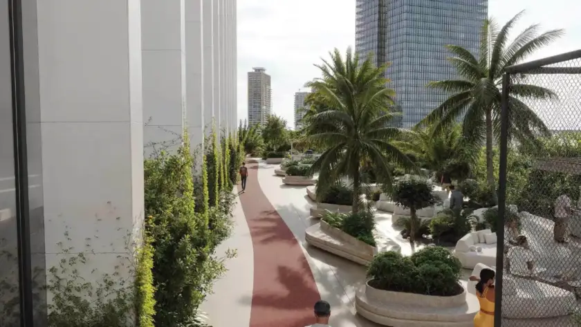 Jogging TracksStay fit while soaking in scenic surroundings.